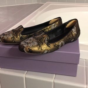 Vera Wang Lavender Label   Hurley Loafers Gold